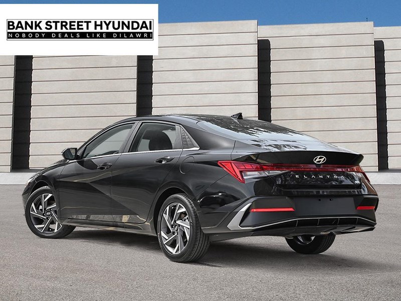 2025 Hyundai Elantra HEV Luxury DCT