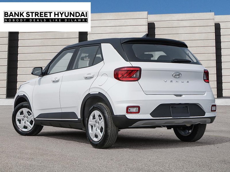 2025 Hyundai Venue Essential IVT w/Two-Tone