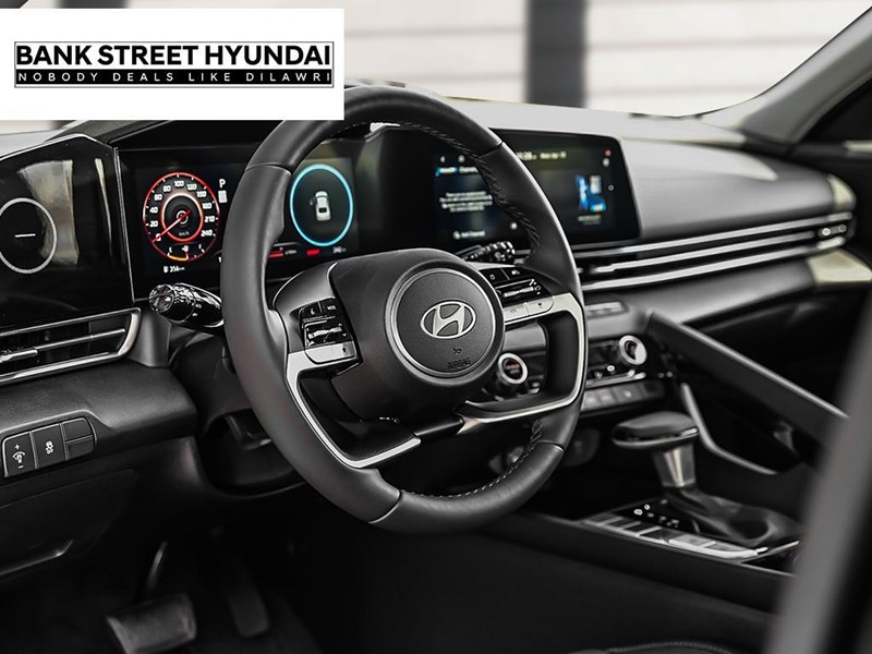 2025 Hyundai Elantra HEV Luxury DCT