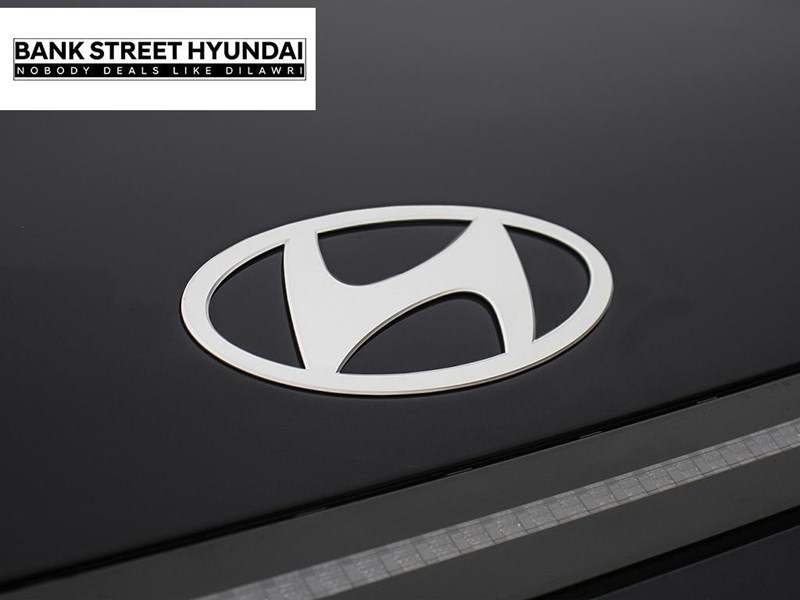 2025 Hyundai Kona Electric Preferred FWD w/Ultimate Package Green Interior