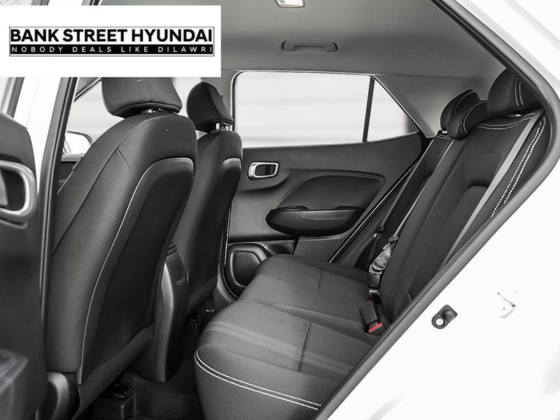 2025 Hyundai Venue Essential IVT w/Two-Tone