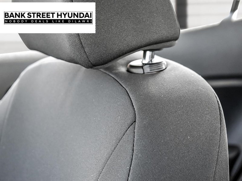 2025 Hyundai Venue Essential IVT