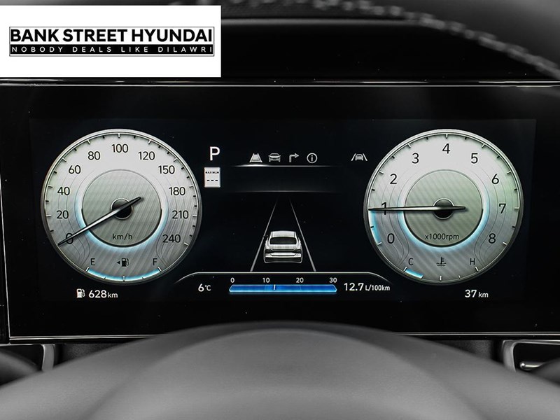 2025 Hyundai Elantra HEV Luxury DCT