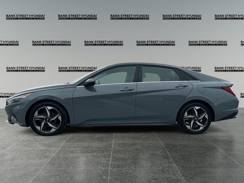 2022 Hyundai Elantra Ultimate IVT