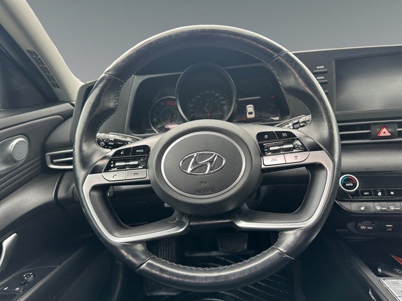 2022 Hyundai Elantra Ultimate IVT