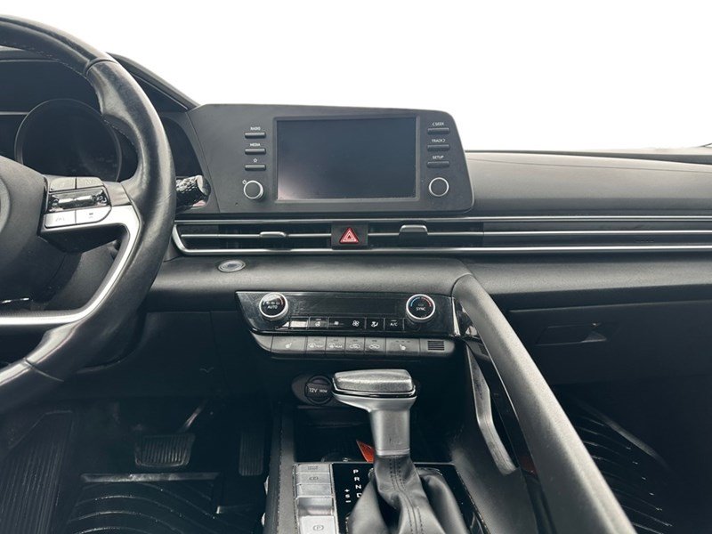 2022 Hyundai Elantra Ultimate IVT