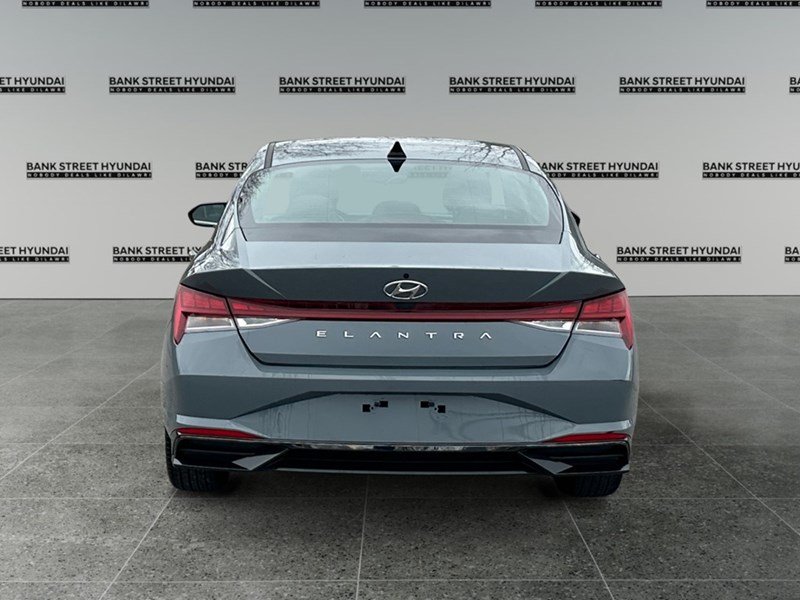 2022 Hyundai Elantra Ultimate IVT