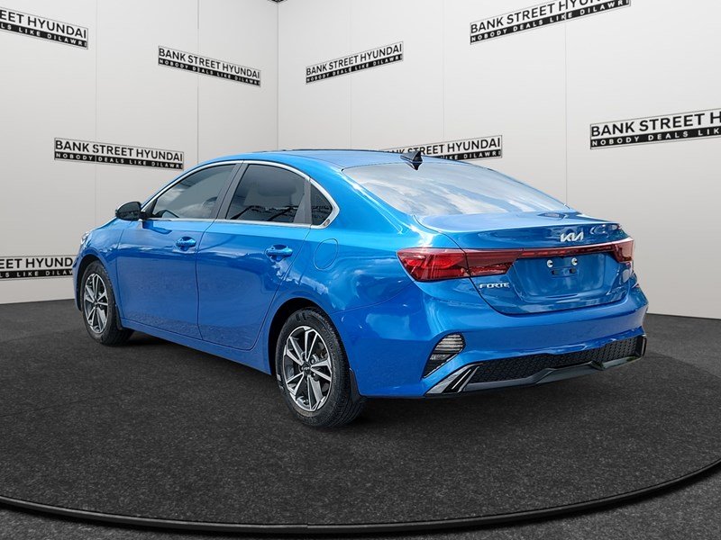2022 Kia Forte EX IVT