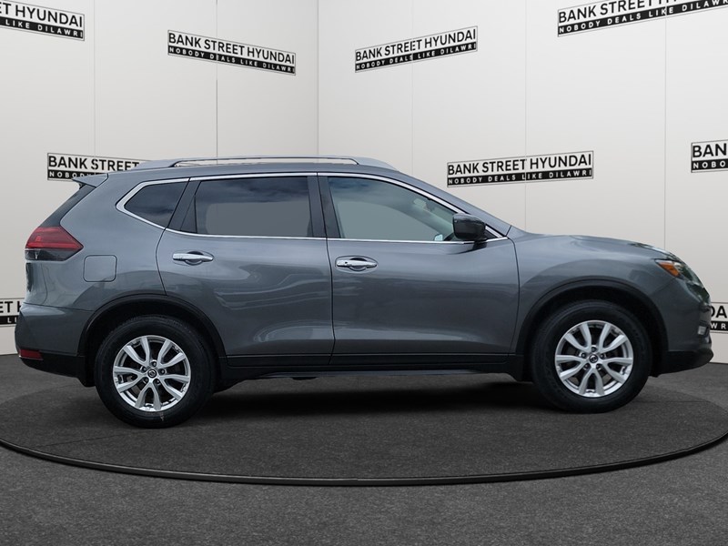 2019 Nissan Rogue FWD SV