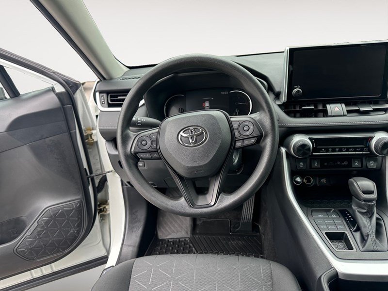 2023 Toyota RAV4 LE AWD