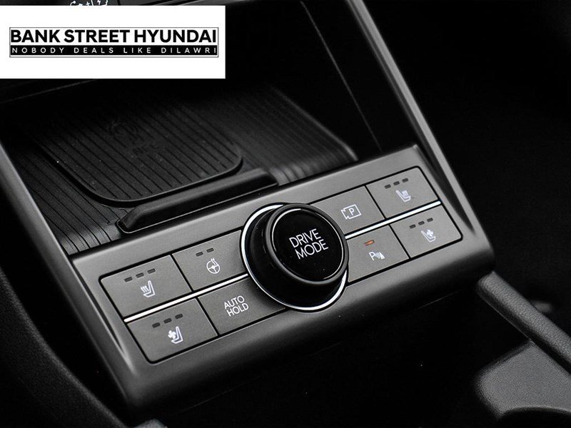 2025 Hyundai Kona Electric Preferred FWD w/Ultimate Package Green Interior