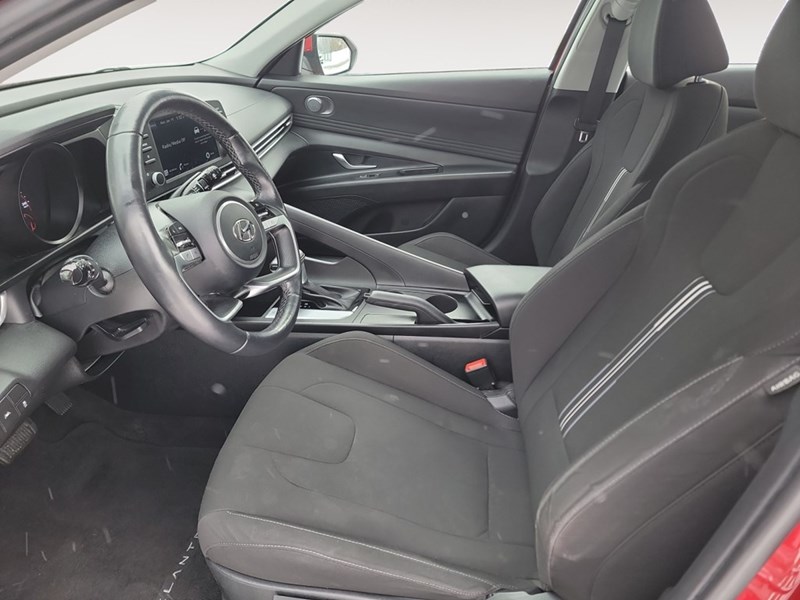 2022 Hyundai Elantra Preferred IVT w/Sun & Tech Package