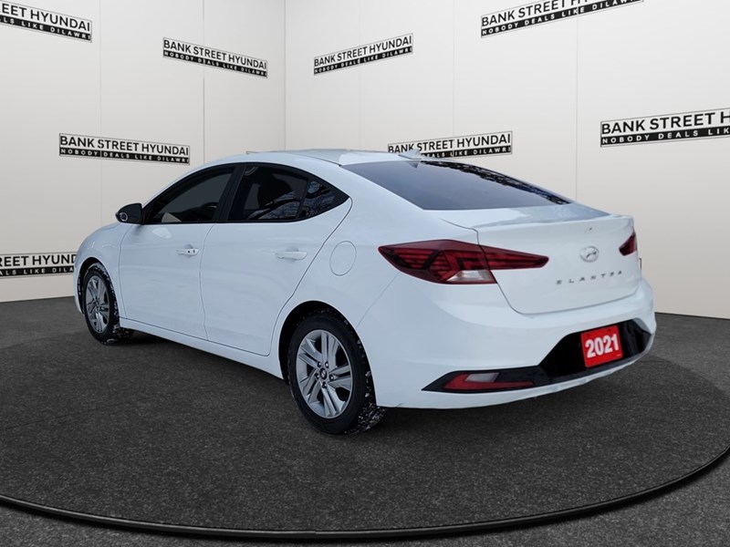 2020 Hyundai Elantra Preferred w/Sun & Safety Package IVT