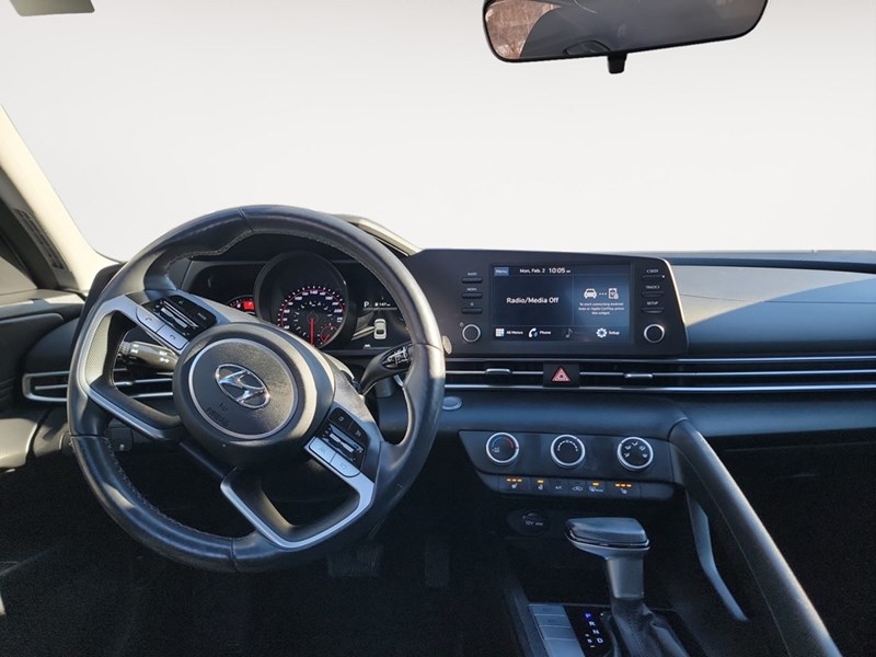 2022 Hyundai Elantra Preferred IVT