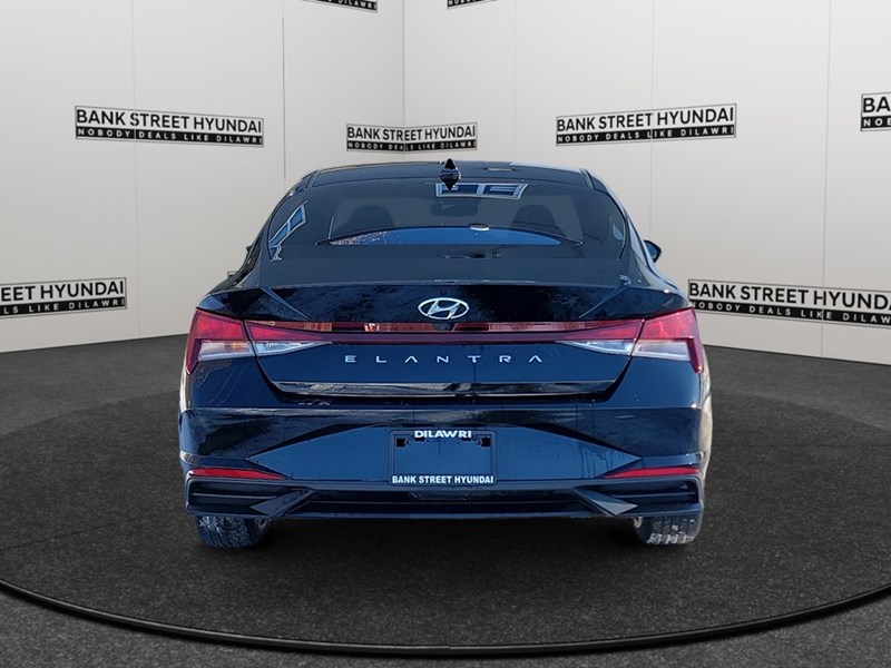 2022 Hyundai Elantra Preferred IVT
