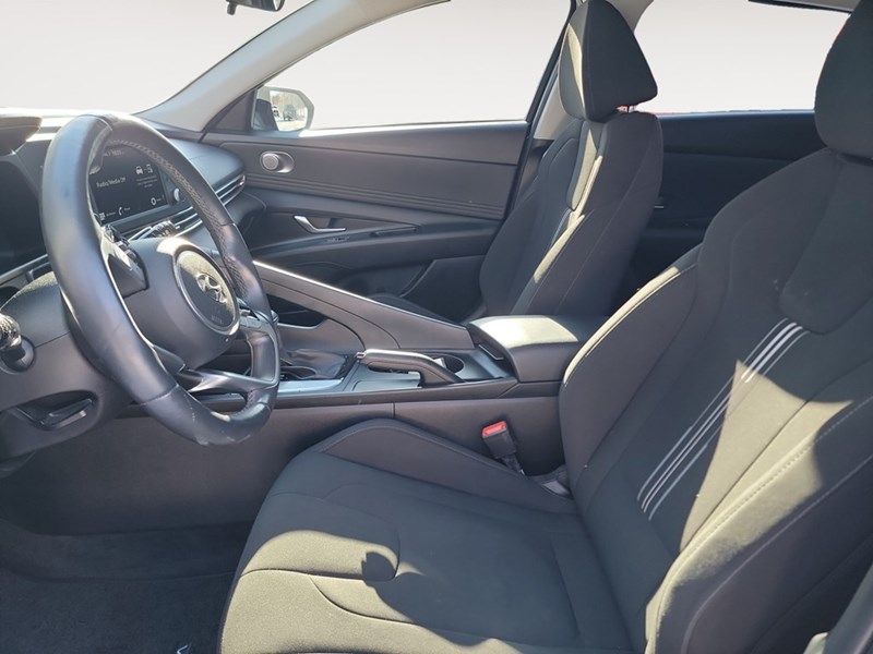 2022 Hyundai Elantra Preferred IVT