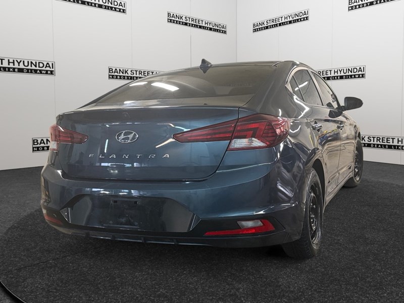 2020 Hyundai Elantra Luxury IVT