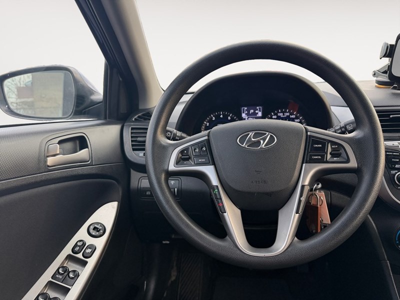 2017 Hyundai Accent 5dr HB Auto SE