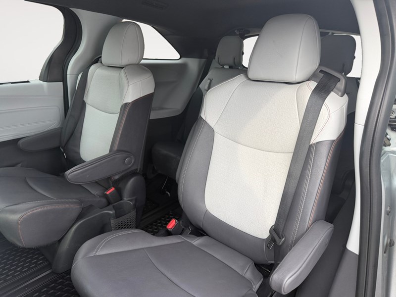 2023 Toyota Sienna XSE 7-Passenger FWD