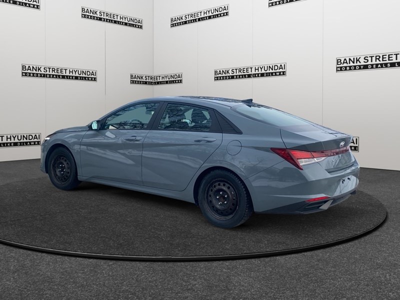 2022 Hyundai Elantra Preferred IVT w/Sun & Tech Package