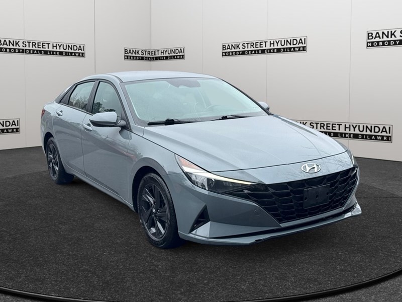 2022 Hyundai Elantra Preferred IVT