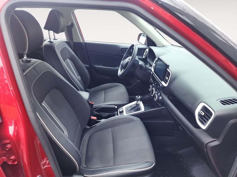 2024 Hyundai Venue Ultimate IVT w/Black Interior