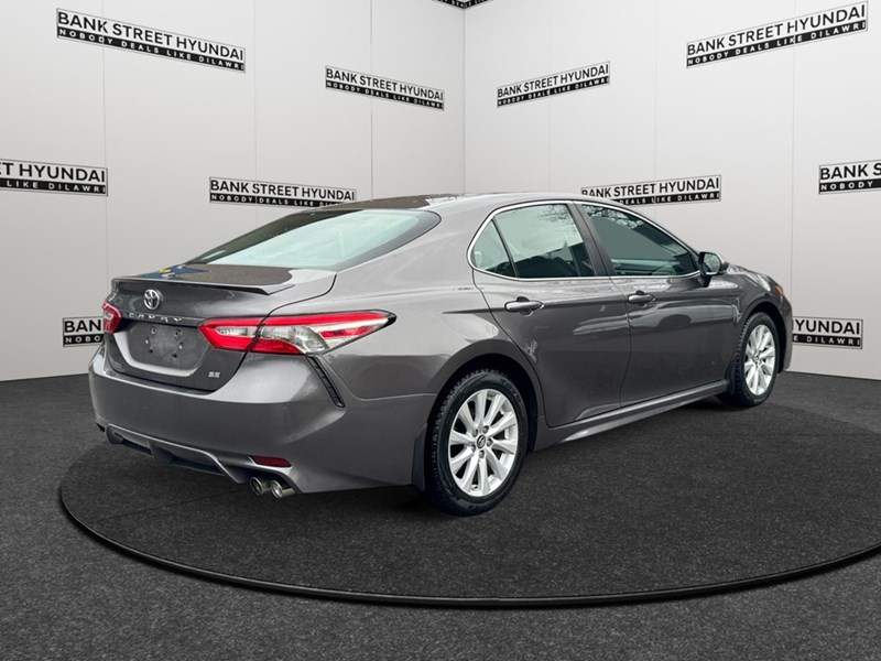 2019 Toyota Camry SE Auto