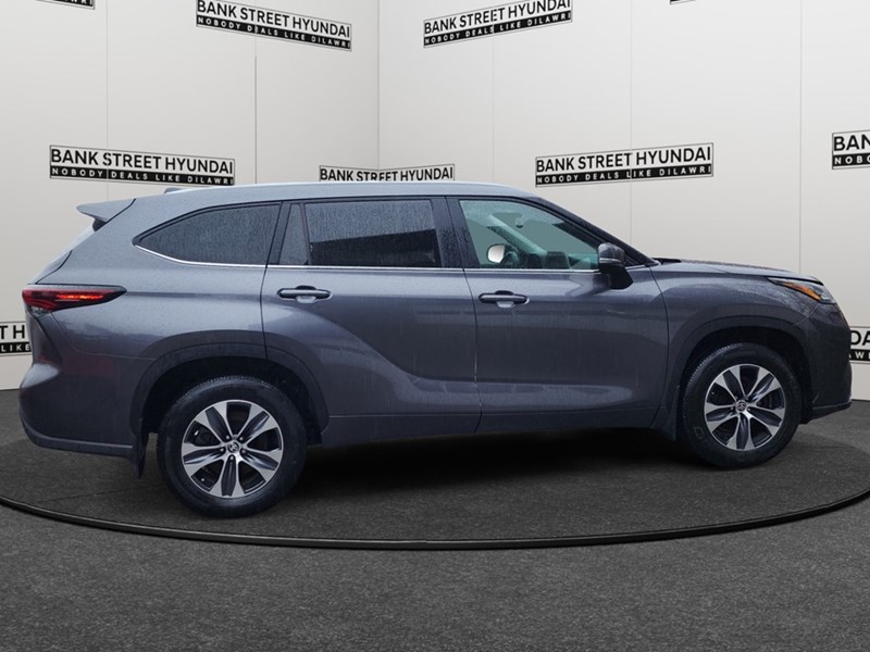 2024 Toyota Highlander XLE AWD