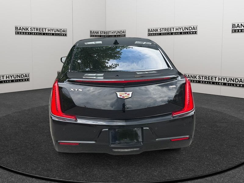 2018 Cadillac XTS 4dr Sdn Livery Package FWD