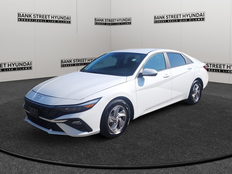 2024 Hyundai Elantra Essential IVT
