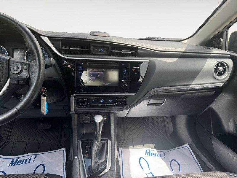 2017 Toyota Corolla SE (CVT)