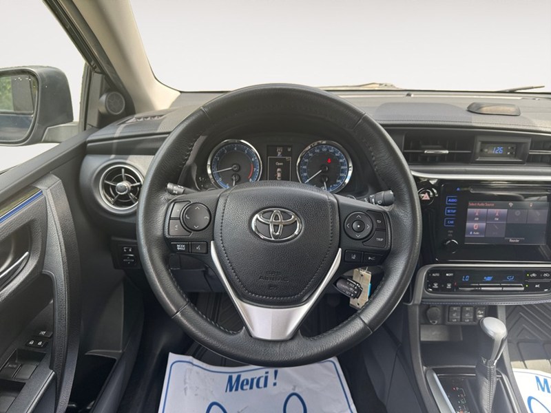 2017 Toyota Corolla SE (CVT)