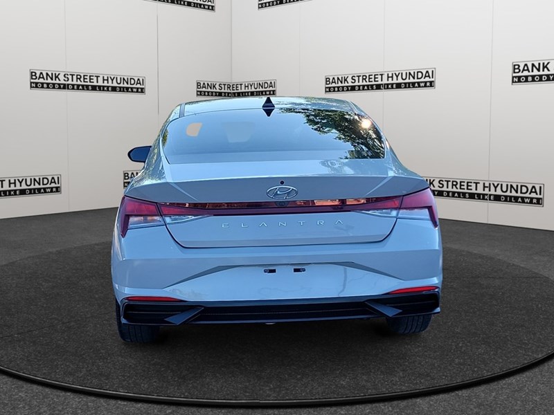 2022 Hyundai Elantra Preferred IVT