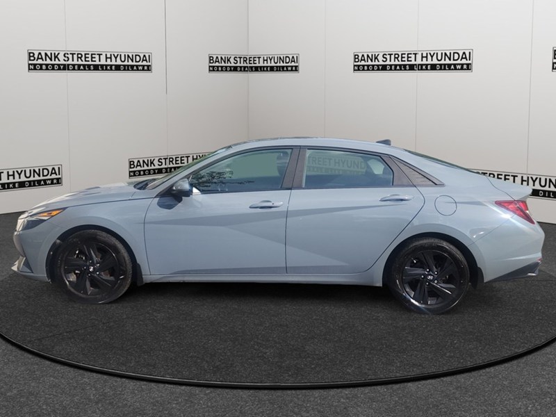 2023 Hyundai Elantra Preferred IVT