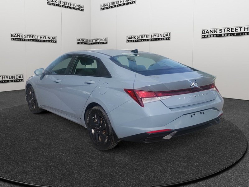 2023 Hyundai Elantra Preferred IVT