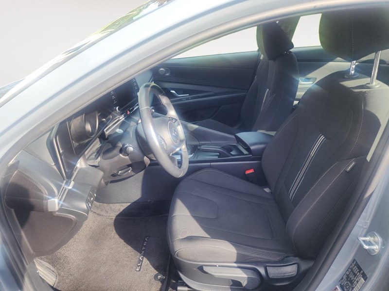 2023 Hyundai Elantra Preferred IVT