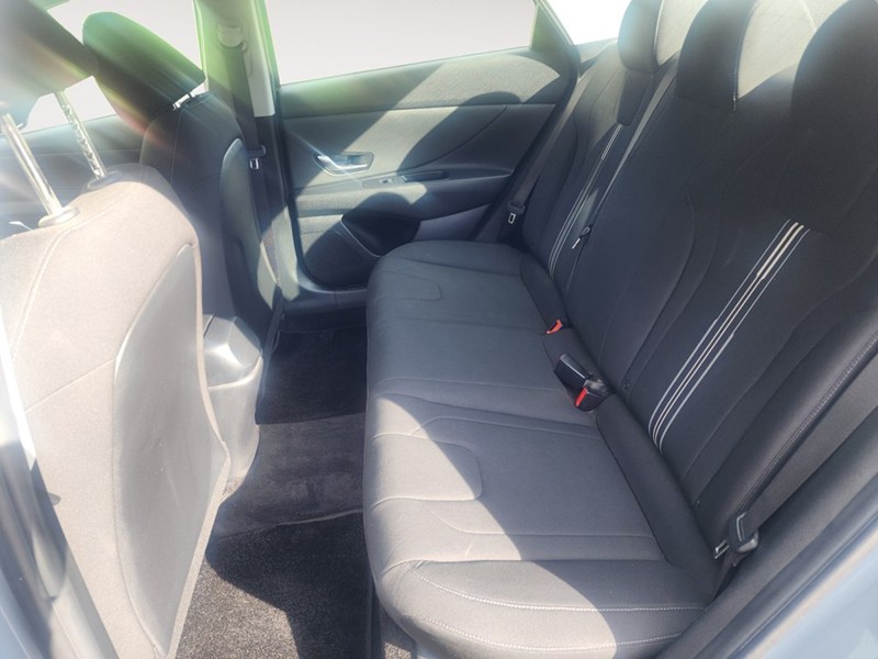 2023 Hyundai Elantra Preferred IVT