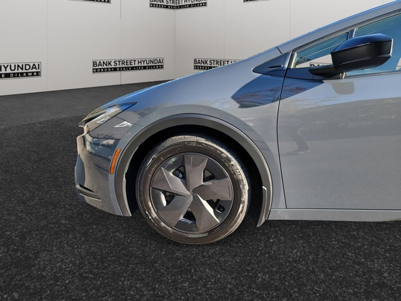 2024 Toyota Prius Prime SE Auto