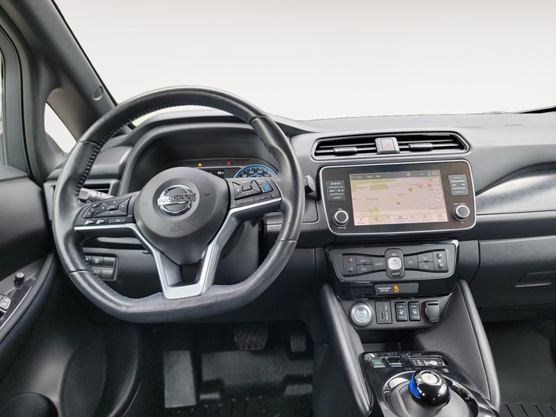 2022 Nissan LEAF SV Hatchback