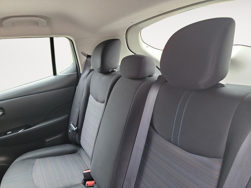 2022 Nissan LEAF SV Hatchback