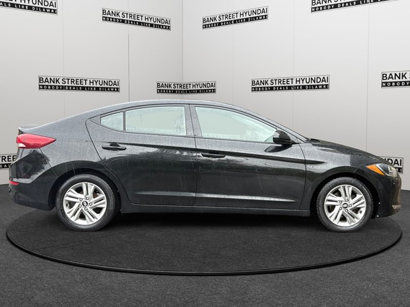 2017 Hyundai Elantra 4dr Sdn Auto LE