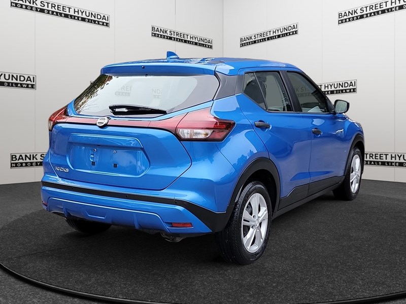 2021 Nissan Kicks S FWD