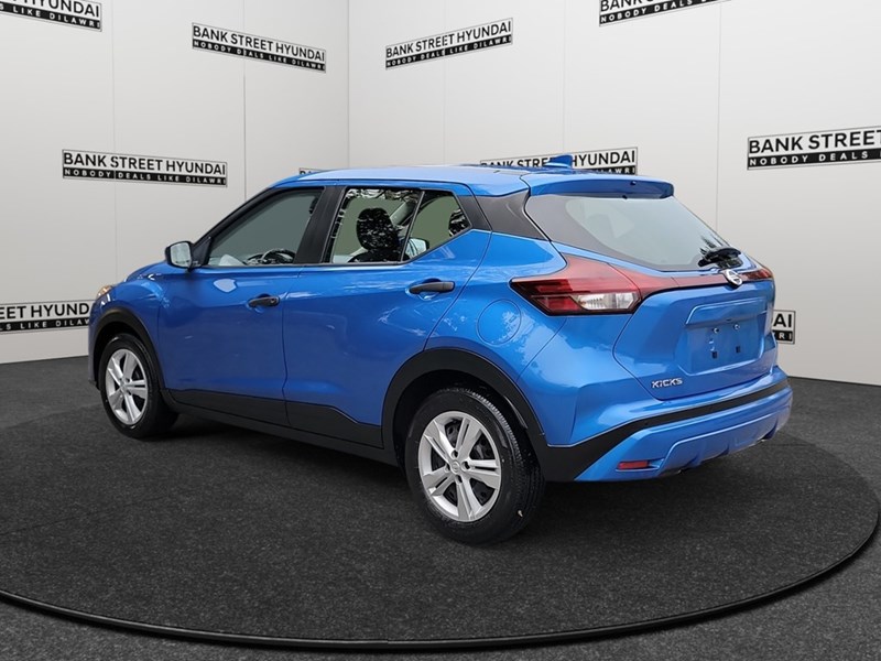 2021 Nissan Kicks S FWD