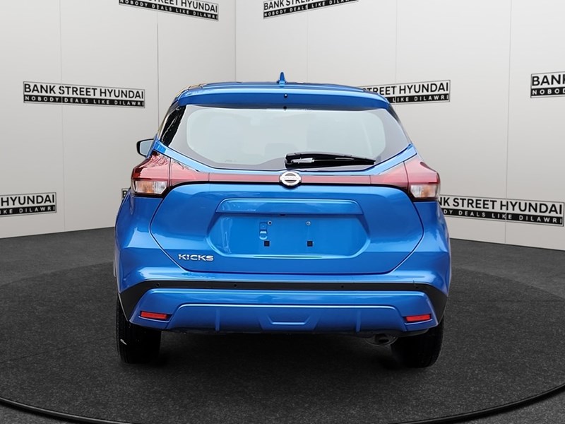 2021 Nissan Kicks S FWD