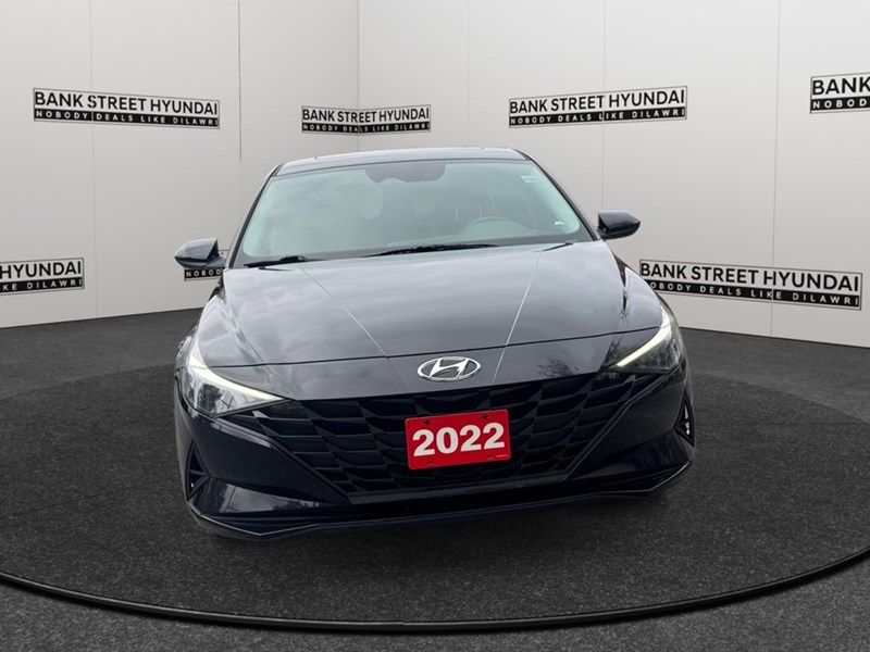 2022 Hyundai Elantra Preferred IVT w/Sun & Tech Package