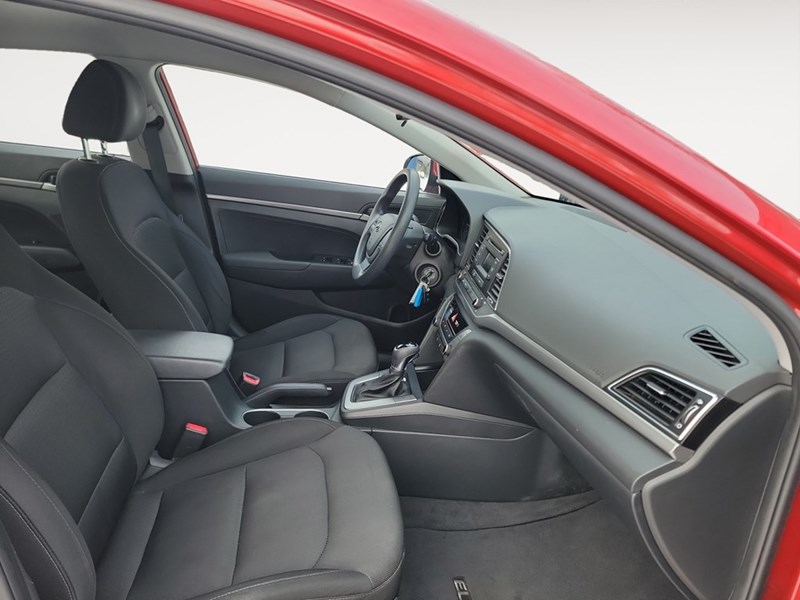 2017 Hyundai Elantra 4dr Sdn Auto LE