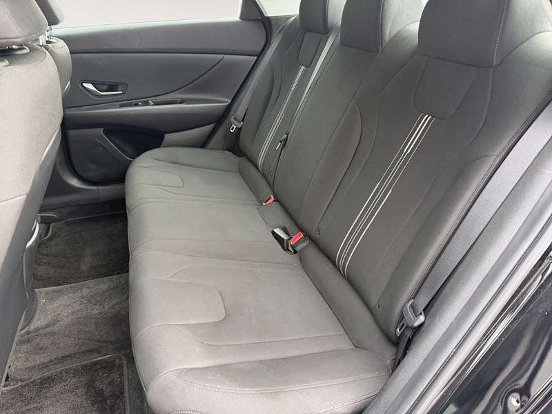 2023 Hyundai Elantra Preferred IVT