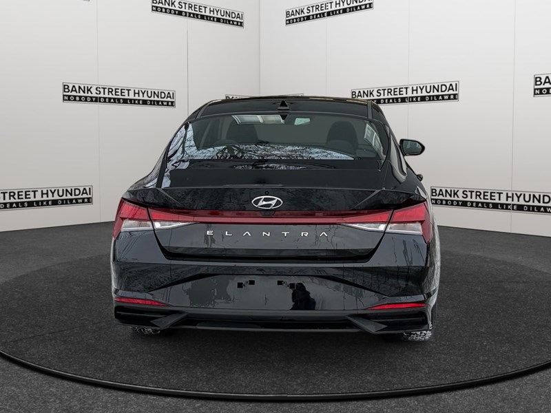 2023 Hyundai Elantra Preferred IVT