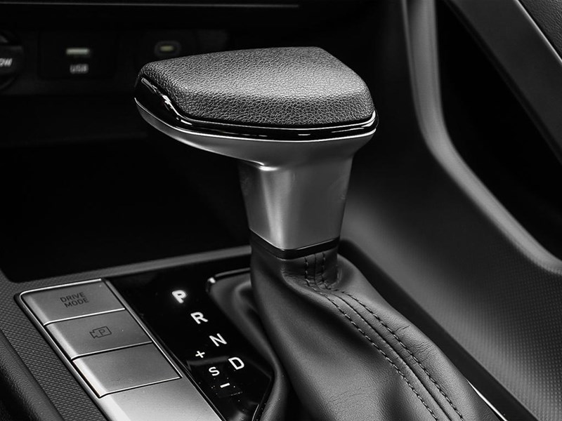 2026 Hyundai Elantra Essential IVT
