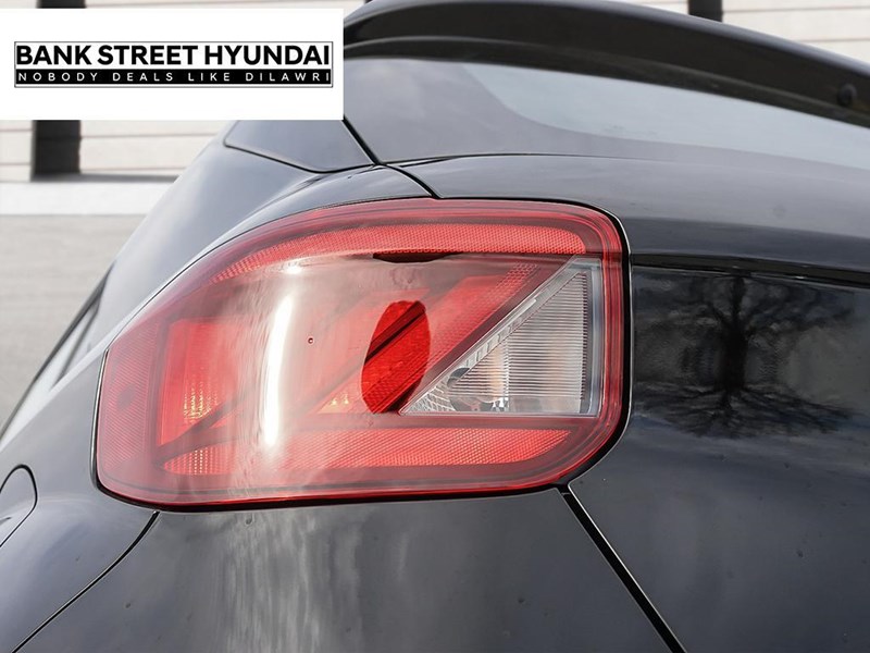 2025 Hyundai Venue Ultimate IVT w/Black Interior